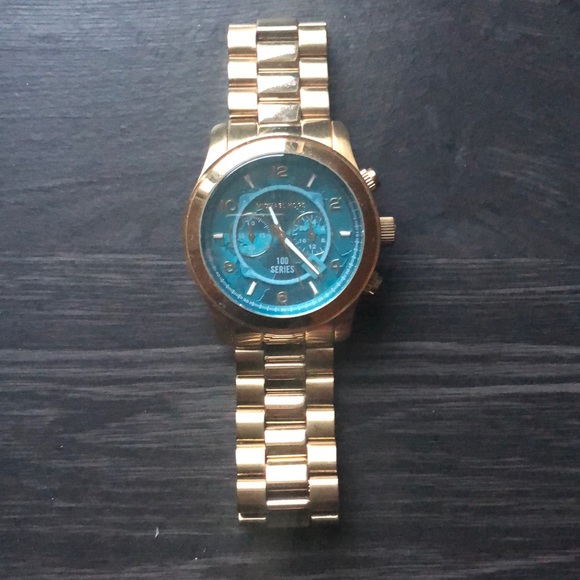 Watch Hunger Stop Michael Kors Watch - Picture 2 of 4